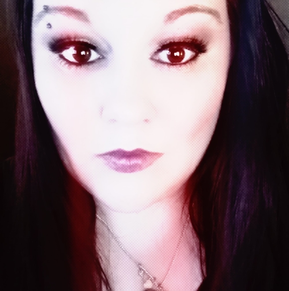 Meet your Posher, Stephanie - Picture 1 of 1